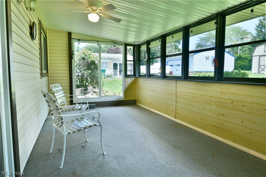 566 Greenleaf Avenue NE Warren OH 44484
