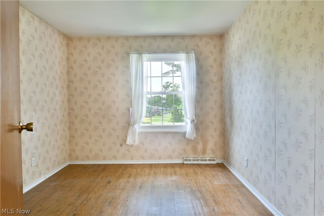 566 Greenleaf Avenue NE Warren OH 44484