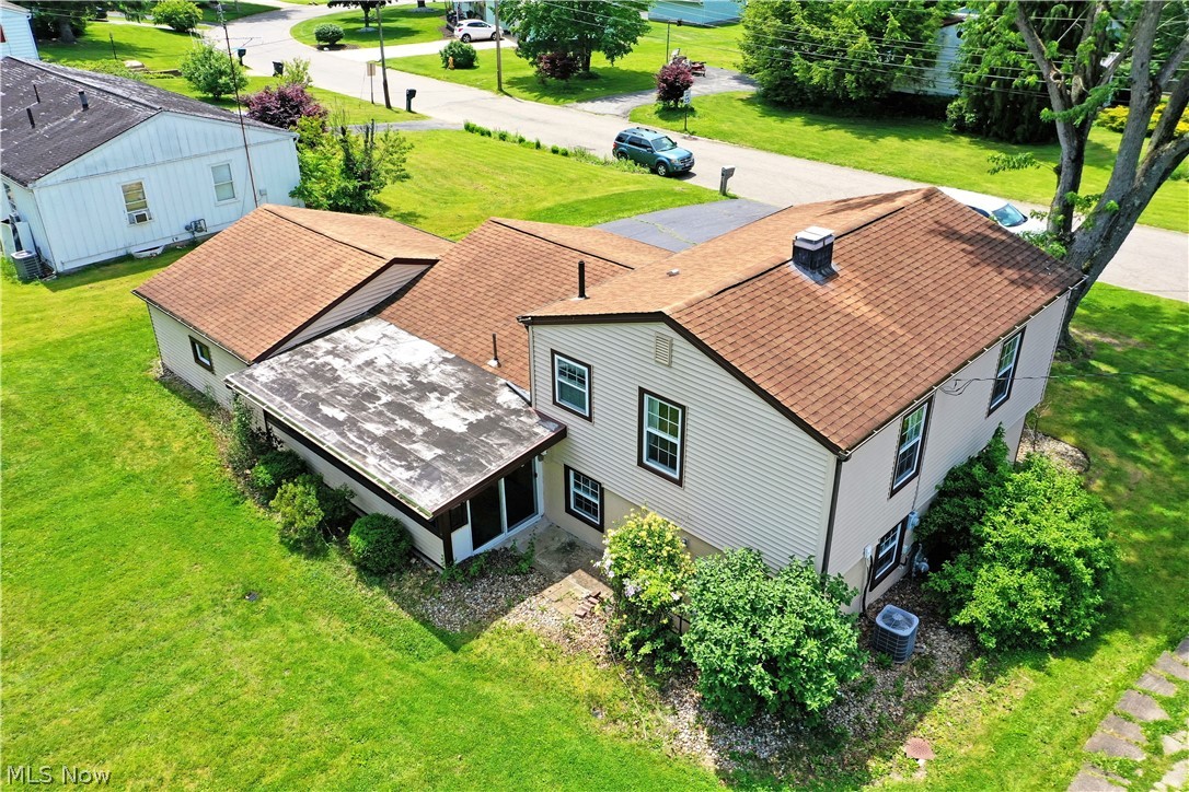 566 Greenleaf Avenue NE Warren OH 44484
