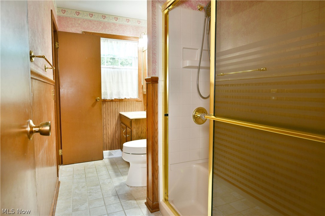 566 Greenleaf Avenue NE Warren OH 44484