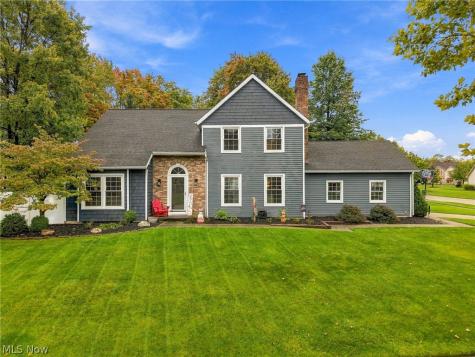 16623 Woodshire Drive Strongsville OH 44149