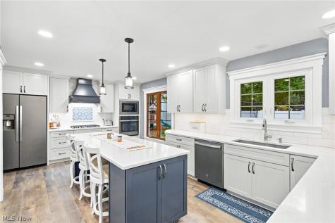 16623 Woodshire Drive Strongsville OH 44149