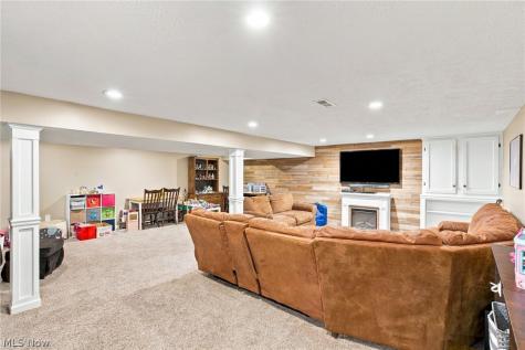 16623 Woodshire Drive Strongsville OH 44149