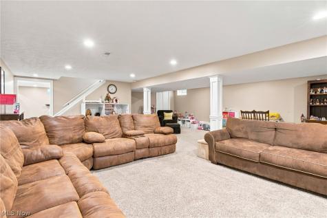 16623 Woodshire Drive Strongsville OH 44149