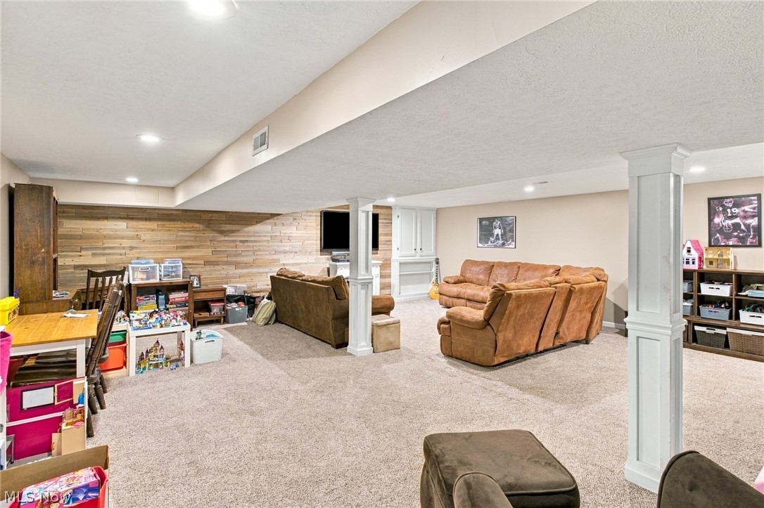 16623 Woodshire Drive Strongsville OH 44149