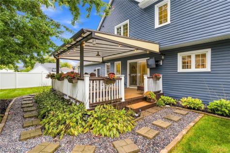 16623 Woodshire Drive Strongsville OH 44149
