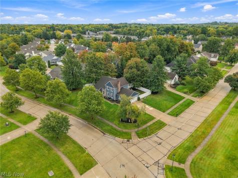 16623 Woodshire Drive Strongsville OH 44149