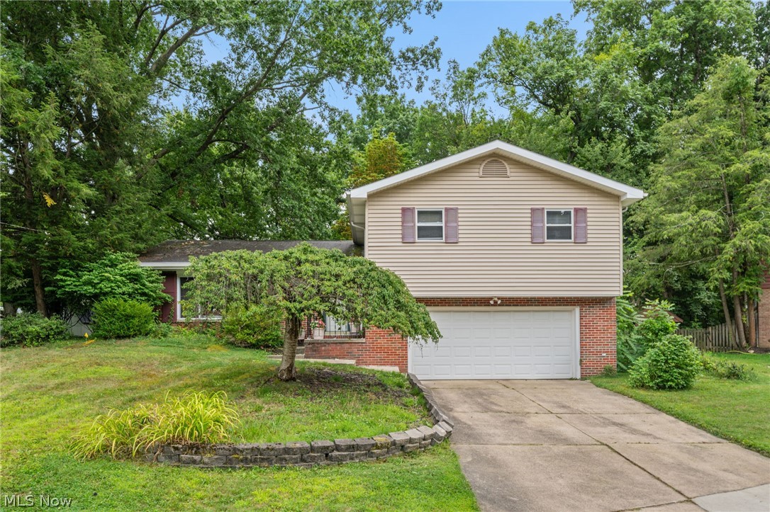 1590 Newcastle Circle Akron OH 44313