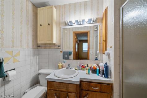 1590 Newcastle Circle Akron OH 44313