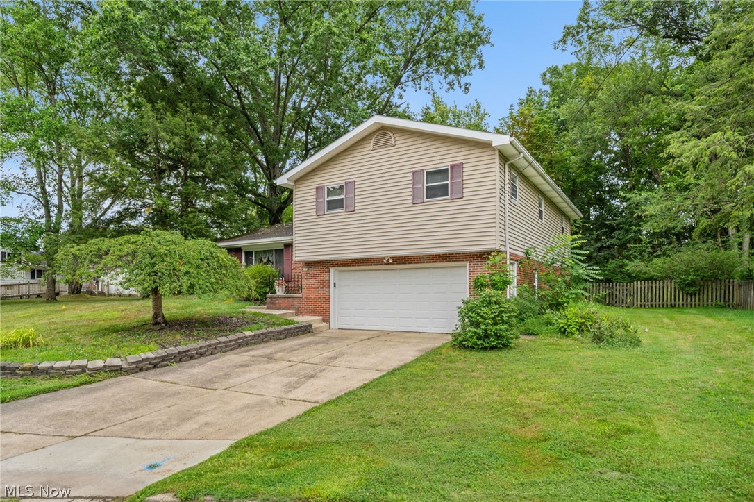 1590 Newcastle Circle Akron OH 44313