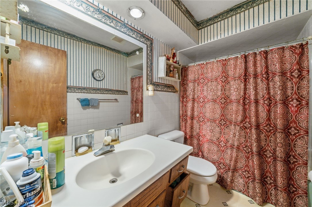 1590 Newcastle Circle Akron OH 44313