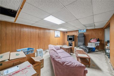 1590 Newcastle Circle Akron OH 44313