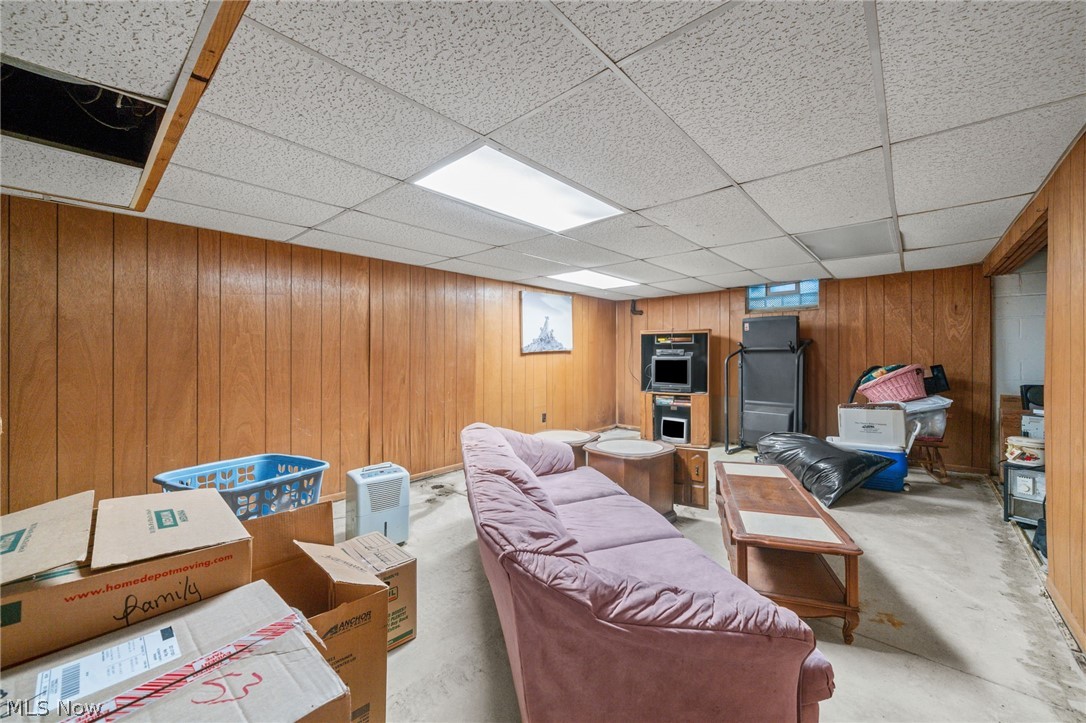 1590 Newcastle Circle Akron OH 44313