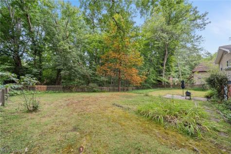 1590 Newcastle Circle Akron OH 44313