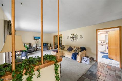 1590 Newcastle Circle Akron OH 44313