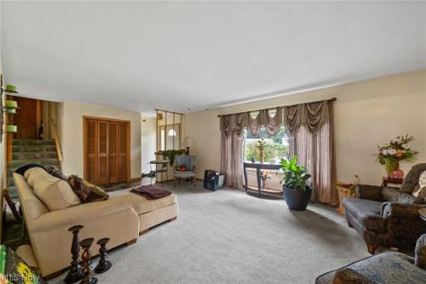 1590 Newcastle Circle Akron OH 44313