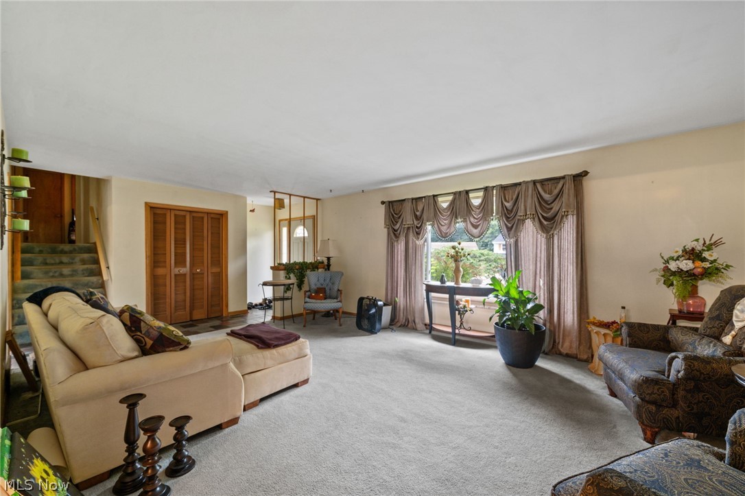 1590 Newcastle Circle Akron OH 44313
