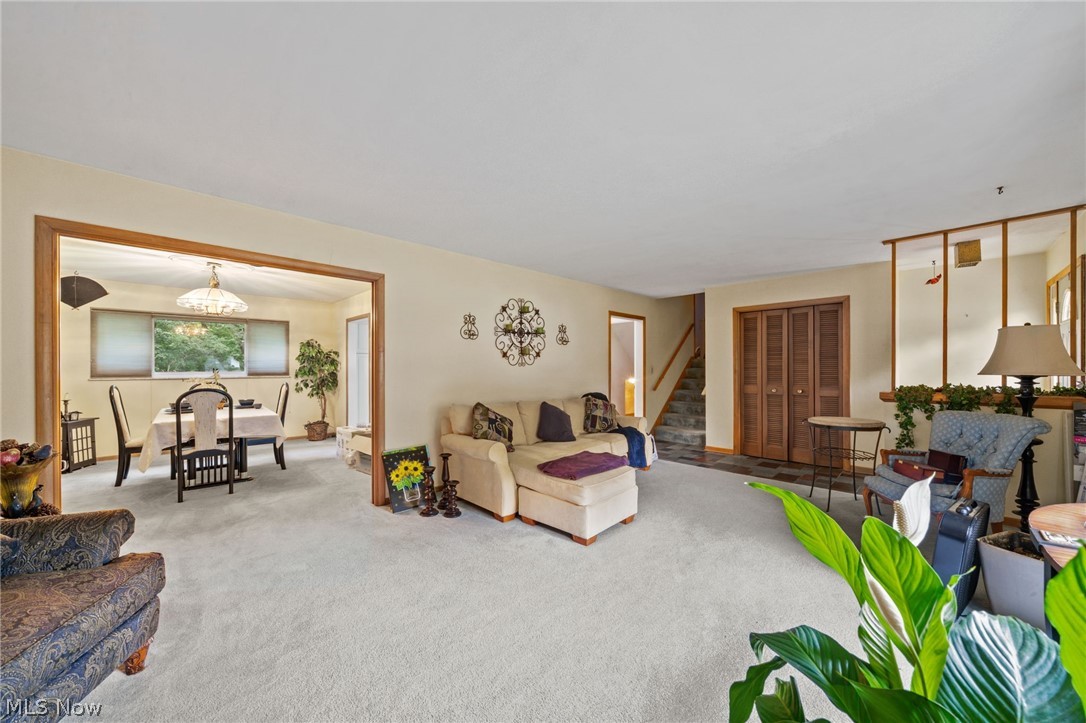1590 Newcastle Circle Akron OH 44313