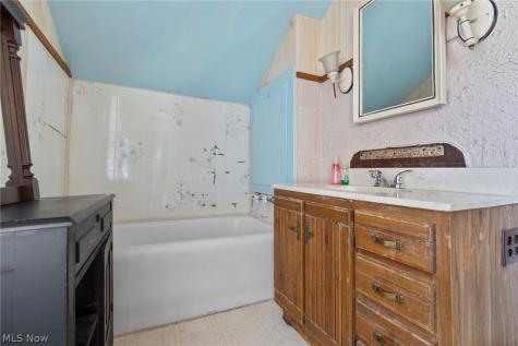 223 Hawk Avenue Akron OH 44312