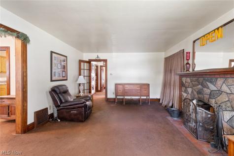 223 Hawk Avenue Akron OH 44312