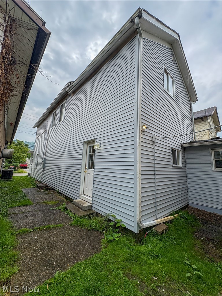 1019 Commerce Street Wellsville OH 43968