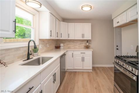11391 Michelle Drive NW Canal Fulton OH 44614