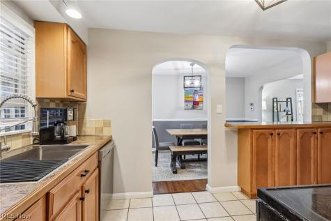 214 Kenwick Drive Akron OH 44313