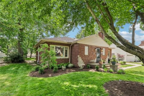 214 Kenwick Drive Akron OH 44313