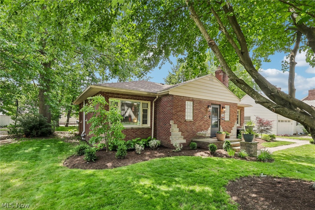 214 Kenwick Drive Akron OH 44313