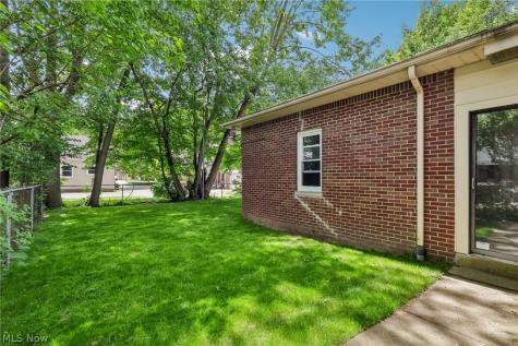 214 Kenwick Drive Akron OH 44313