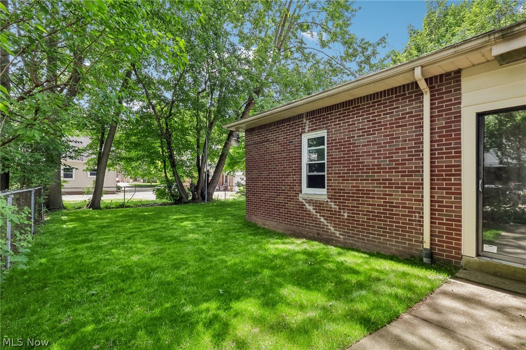 214 Kenwick Drive Akron OH 44313