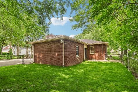 214 Kenwick Drive Akron OH 44313
