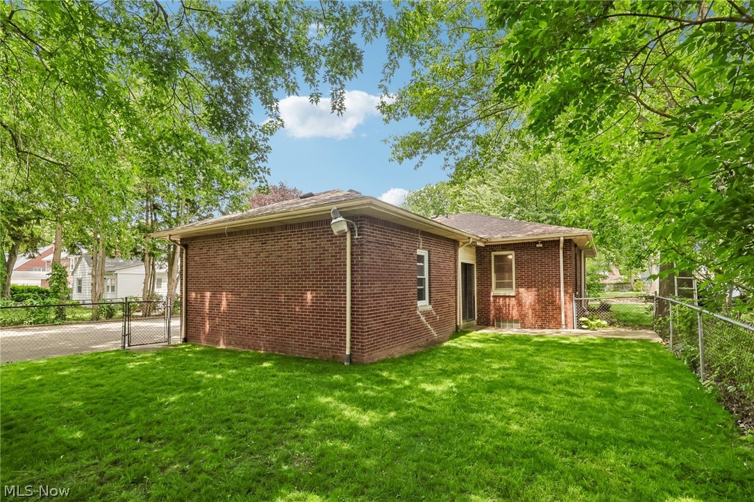 214 Kenwick Drive Akron OH 44313