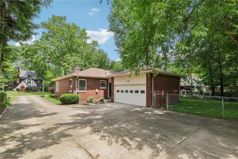 214 Kenwick Drive Akron OH 44313