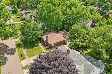 214 Kenwick Drive Akron OH 44313