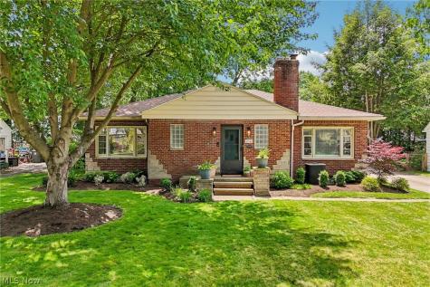 214 Kenwick Drive Akron OH 44313