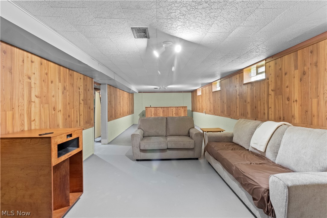 6394 Westminster Drive Parma OH 44129