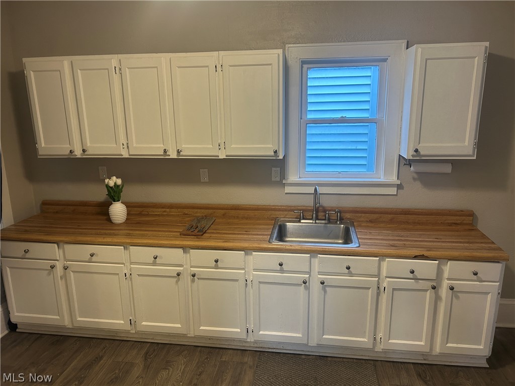 679 Wooster Road W Barberton OH 44203