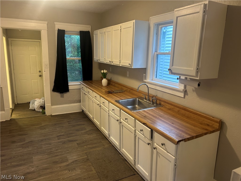 679 Wooster Road W Barberton OH 44203
