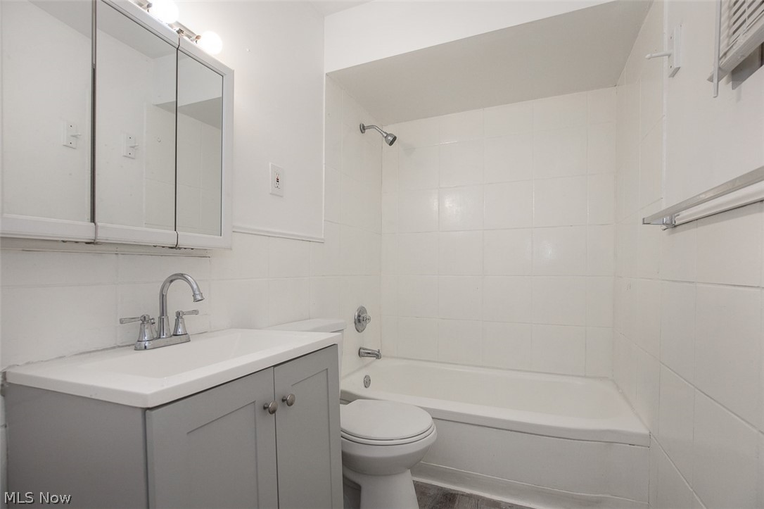 13814 Durkee Avenue Cleveland OH 44105