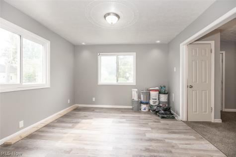 13814 Durkee Avenue Cleveland OH 44105