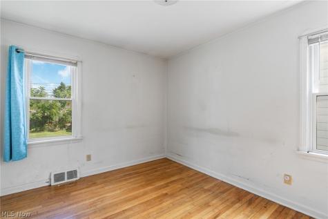 8202 Dorothy Avenue Parma OH 44129