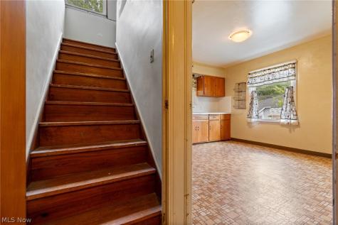 8202 Dorothy Avenue Parma OH 44129