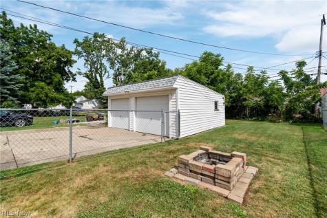 8202 Dorothy Avenue Parma OH 44129