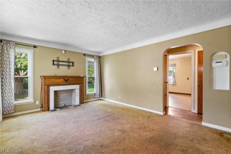 8202 Dorothy Avenue Parma OH 44129