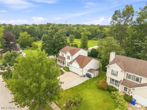 803 Collins Pond Drive Ravenna OH 44266