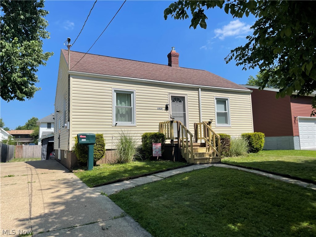 1919 Tonawanda Avenue Akron OH 44305