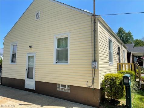 1919 Tonawanda Avenue Akron OH 44305