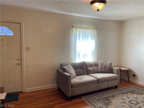 1919 Tonawanda Avenue Akron OH 44305