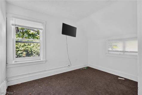 893 E 75th Street Cleveland OH 44103